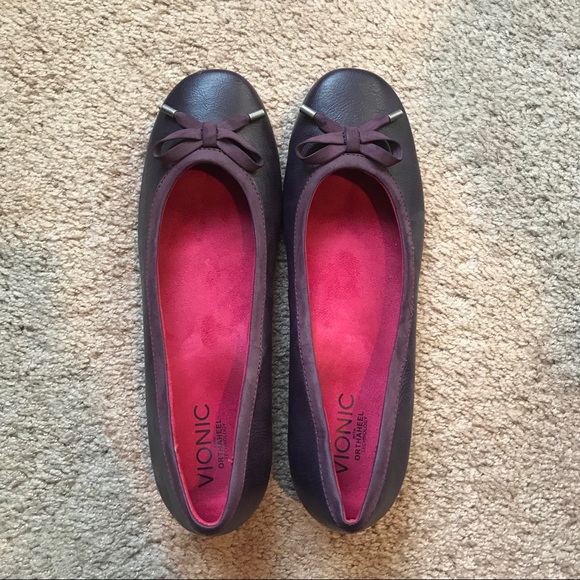 Vionic Orthaheel Shoes size 11 - Picture 3 of 4